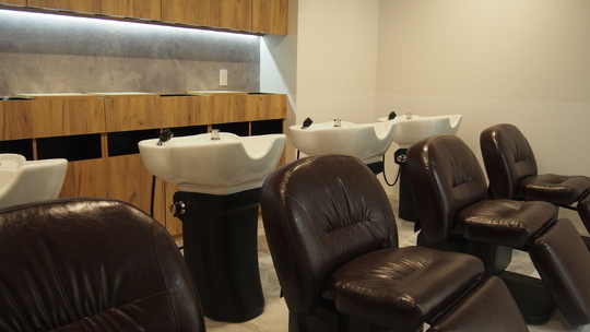 【立川駅】≪寮あり・産休育休実績あり・社会保険完備≫希望者で勉強会も多数実施、スキルアップを目指す方にオススメ！エステメニューも取り扱うトータルビューティーサロン「HairSalon Shian 立川店（ヘアーサロンシアンタチカワテン）」からスタイリスト（美容師）の求人☆★