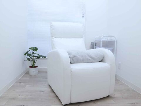 【甲子園】≪社会保険完備≫≪早番遅番の相談可能！≫≪土日休み応相談！≫「Thirty Three 甲子園店（サーティースリーコウシエンテン）」からアイリスト（アイデザイナー・まつげエクステ）の求人☆☆