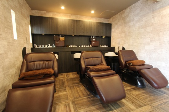 【三日市町】≪最短2年デビュー≫≪有給休暇あり≫≪社会保険完備≫営業時間内レッスンであなたの成長をしっかりサポート！子育てしながら活躍するスタッフさんもいる、長く安心して働ける職場です！「Az hair LAPAIX（アズヘアーラペ）」アシスタント（美容師）の求人☆☆