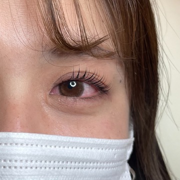 【梅田】≪月給26万円≫≪掛け持ちなし≫≪社保完備≫≪年々お給料UP≫清潔感のあるおしゃれで上品な店内「EYESIS 茶屋町店（アイシスチャヤマチテン）」からアイリスト（アイデザイナー・まつ毛エクステ）の求人☆☆