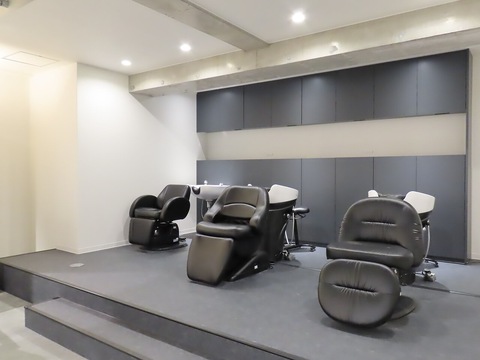 【姫路駅】≪完全⾃由出勤制≫集客はサロンがしっかりサポート！施術に集中できるからスタイリスト平均報酬は40万円以上！⾃由度の⾼い働き⽅ができるスタイリストのみのマンツーマンサロン！⾃分の得意を伸ばしていける環境です。「Lin9（リンク）」からスタイリスト（美容師）の求人☆★