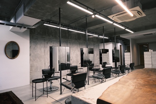 【緑地公園】≪月給24万円≫≪完全週休2日制≫≪営業時間内レッスン可能≫≪週1回18時30分に早上がり可能≫連休も取得しやすい◎マンツーマンでレッスンを見てもらえる環境！駅から徒歩1分の好立地！「GOBUN NO ROKU（ゴブンノロク）」からアシスタント（美容師）の求人☆★