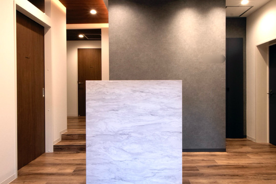 【上諸江】≪社会保険完備≫売上に応じてフレックス制に切り替え可能！ライフスタイルに合わせて無理なく働けます。完全予約制の髪質改善サロン「Silf（シルフ）」からスタイリスト（美容師）の求人☆☆