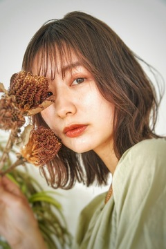 【蒲田】≪自社アカデミー完備≫≪集客力に自信アリ≫≪最短1年でデビュー可能≫≪社会保険完備≫トレンドを取り入れたメニューがウリの人気サロン！教育にも注力しており、ハイレベルな美容師が目指せる環境です。「Karra 蒲田（カルラカマタ」からアシスタント（美容師）の求人★☆