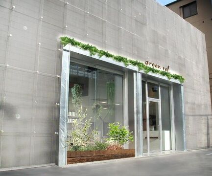 【今福鶴見】≪月8日休み＆社会保険完備≫教育システムもばっちりなので、安心して成長していけますよ！「y.be green rel（ワイビーグリーンリル）」からアシスタント（美容師）の求人☆★☆