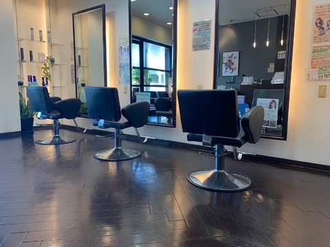 【JR平野】≪遅くても17:30退勤≫≪社会保険完備≫客単価10000円以上！ゆとりのあるお客様に丁寧に関われる！営業後にレッスンしても19時を超えないので安心してお仕事できますよ。「Zilch（ジルチ）」からアシスタント（美容師）の求人☆★☆