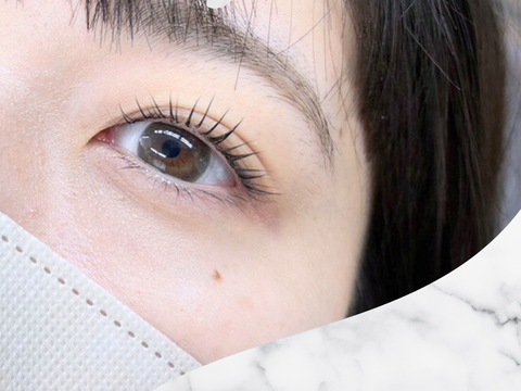 【五反田】◆社会保険完備・残業なし・実働8時間・産休育休実績あり・髪色ネイル自由・充実の研修体制◆頑張り次第でキャリアアップも可能、やりがいを感じながらお仕事をしていただけます！「Natural ViVi 五反田店（ナチュラルビビゴタンダテン）」からアイリスト（まつげパーマ）の求人☆☆