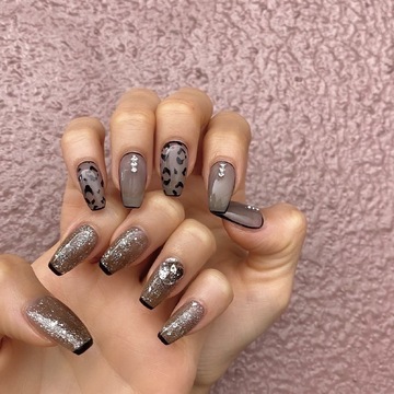 【平野】サロンワーク経験のある方の募集！≪髪色・ネイル自由≫≪16時までに退勤可能≫豊富なカラーとパーツあり！ワンホンネイルが人気のサロン！「nail salon lino（ネイルサロンリノ）」からネイリスト（ネイル）の求人☆☆