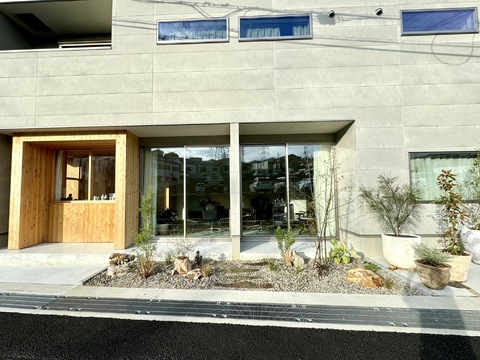 【光明池】≪完全週休2日制≫≪客単価1万円以上≫≪土日休みOK≫≪業務委託の方もカットカラーで2時間枠あり！≫カフェ併設の新しいスタイルのサロン！ショートカットやボブカットがウリ！「lit hair（リットヘアー）」からスタイリスト（美容師）の求人★☆