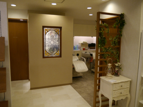 【摂津富田】◇◆有給休暇あり◆残業手当あり◆家族手当あり◆◇頑張れば頑張っただけ給与にも還元！ヘアケアに特化したオーガニック系サロンPure-Lacheln(ピュアレッフェルン)からアシスタント(美容師)の求人☆★☆