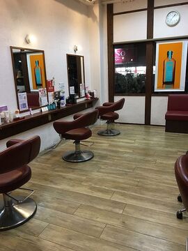 【変電所前】≪未経験・新卒生・通信生OK≫≪平均退勤時間19時30分≫地域密着型ヘアサロンでプライベートも充実！！「OPERA Hair Design Space（オペラヘアデザインスペース）」からアシスタント（美容師）の求人☆★