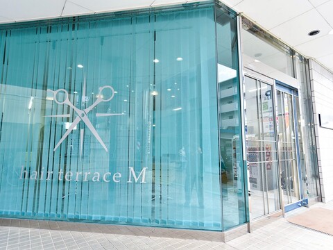 【奈良駅】≪社会保険完備≫≪完全週休2日制≫≪土日休みOK≫≪客単価10000円以上≫≪ママさん大歓迎≫働きやすい環境・安定した待遇・育成体制・柔軟な働き方を兼ね備えた、長く安心してキャリアを築きたい人にオススメのサロンです。「hair terrace M（ヘアーテラスエム）」からスタイリスト（美容師）の求人☆★