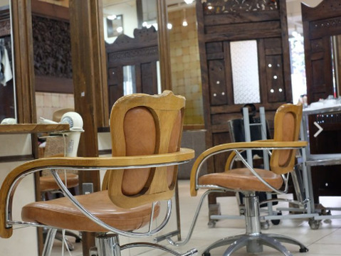 【川崎駅】◆有給休暇あり・月8日休み・寮あり・2年以内でのデビュー可能・社会保険完備◆雰囲気良く働きやすいサロン環境◎着実にステップアップできる充実の教育体制☆やりたいことにチャレンジできますよ♪QUATRO 川崎店（クアトロカワサキテン）からアシスタント（美容師）の求人☆★