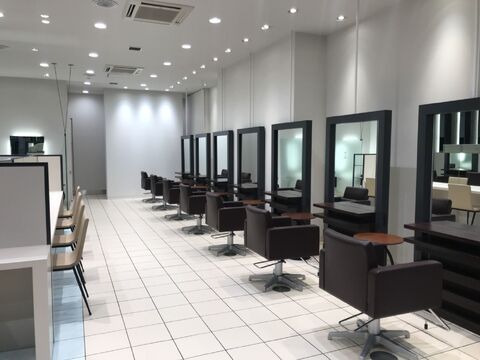 【田園調布】＜完全週休2日制＞＜社会保険完備＞抜群の待遇を擁する全国に展開するTAYAグループ☆歴史と実績にのある会社で、充実の教育体制があり,技術をしっかり学んでもらえる環境です♪TAYA 田園調布店（タヤデンエンチョウフテン）からアシスタント（美容師）の求人☆★