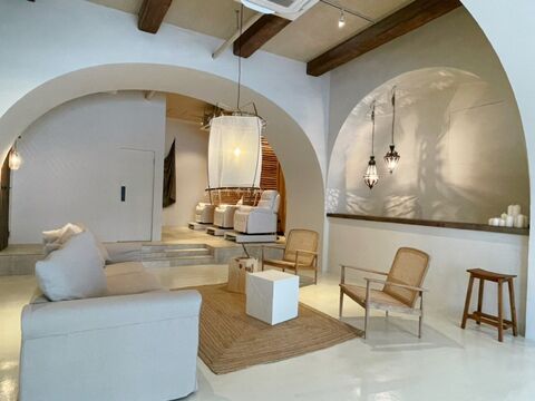 【京橋】≪保障給あり≫≪単価1万円≫≪フリー40％／指名50％還元≫≪マンツーマン・掛け持ちなど相談OK≫デザインカラー、トリートメントに特化した人気ヘアサロン！休みや勤務時間の相談もOKです！正社員制度あり！「Eliss Kyobashi（エリスキョウバシ）」からスタイリスト（美容師）の求人☆★