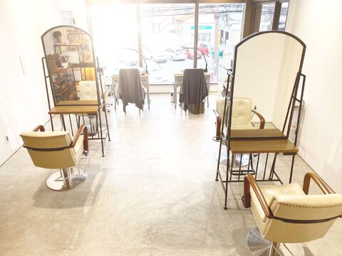 【西鉄香椎】≪社会保険完備≫≪完全週休2日制≫≪実働8時間≫美容室とは思えない好条件！女性スタッフが長く働ける環境を目指します！女性のためのトータルビューティーサロン「ACRO HAIR&NAIL（アクロヘアーアンドネイル）」からアシスタント（美容師）の求人☆☆