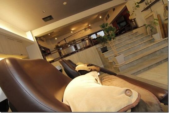 【赤坂】《パート・アルバイトOK》夜遅くまでレッスンをする事がないのでプライベートの時間も大切にできます♪店内はとってもオシャレでお仕事するのが楽しくなるヘアサロン「matilda（マチルダ）」からアシスタント（美容師）の求人★☆★