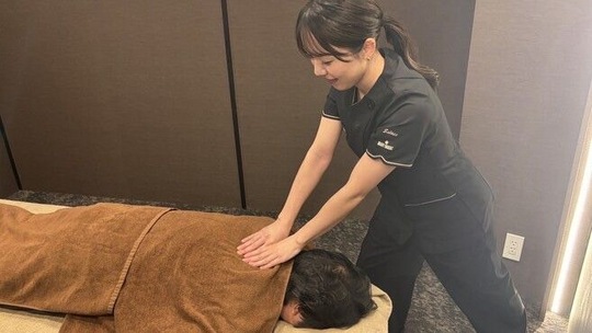 【浅草橋】≪エリアNO1の人気店≫≪正社員or業務委託≫≪完全週休2日制≫エリアトップレベルの人気と集客力を誇るサロン！オープンして間もないフラットな環境で働くことができます！「Solace 浅草橋店（サラスアサクサバシテン）」からセラピストの求人☆☆