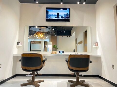 【姫路駅】≪社会保険加入OK≫≪18時過ぎには退勤可能≫≪月7日休み、有給休暇あり≫など、働きやすい環境が揃ったお店です！セットも学べる「TWENTY FIVE（トゥエンティファイブ）」からスタイリスト（美容師）の求人☆★