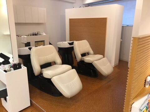 【星ヶ丘】≪パートスタッフ募集！≫≪カットの最終受付時間16時！≫≪社会保険完備≫主婦の方を応援するサロン！幅広い年齢のスタッフが活躍中！技術に不安がある方は営業時間内にレッスンも可能！お子様がいても安心して働ける理想的なサロン「美容室アルテサーノ（ビヨウシツアルテサーノ）」からスタイリスト（美容師）の求人☆☆