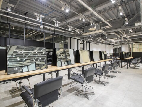 【池袋】◆撮影ブース完備◆業界屈指の集客力で顧客様がいない方でも安心！バックオフィスを設置しており、スタッフさん一人一人のセルフブランディングを確立！今日本で一番予約されている美容室「ALBUM 池袋店（アルバムイケブクロテン）」からスタイリスト（美容師）の求人☆★