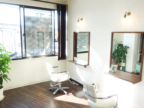 【JR舞子】あなたの未来が変わる会社です≪正社員・パート・業務委託から選べる≫≪社会保険完備≫≪完全週休2日or3日制≫≪店長クラスは月給40～50万円≫有給消化率は90％以上！育休取得実績3名すべて復帰しており、スタッフの定着率も高いサロンです！「atelier ARCHE（アトリエアルシュ）」からスタイリスト（美容師）の求人☆★☆