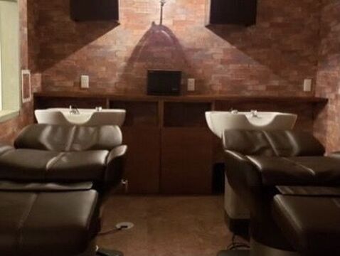 【中山】≪産休育休あり≫≪20時までに退勤可能≫≪土日祝休みOK≫あなたのライフスタイルに合わせて働けるオシャレサロン！「Lirios（リリオス）」からスタイリスト（美容師）の求人☆★