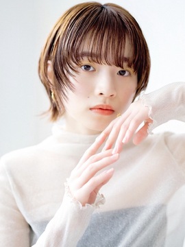 【三宮】≪最低保障給あり／完全自由出勤／土日休みや連休も可能／社会保険制度あり≫完全マンツーマンで掛け持ちヘルプがありませんので一人のお客様にしっかり関われます！初月からしっかり稼げる集客もオススメのポイント！「 ANCHOR（アンカー）」からスタイリスト（美容師）の求人★☆