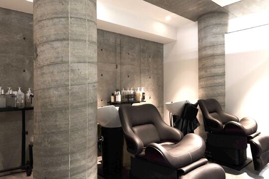 【心斎橋】≪実働8時間≫≪社保完備≫≪有給・年末年始休暇あり≫≪完全週休2日≫≪土日休み月2回までOK≫≪営業中レッスンOK≫≪1～2年でスタイリストデビュー！≫20代を中心に大人気のお洒落サロン！「welring hair salon（ウェーリングヘアサロン）」からアシスタント（美容師）の求人☆★