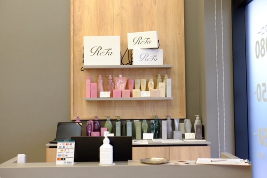 【南久留米】≪社会保険完備・カラー専門店≫パート・アルバイトは2時間でもOK！！ここまで好条件はなかなかありません！！長く安定してお仕事したい方にはピッタリの「color salon More（カラーサロンモア）」からカラーリスト（美容師）の求人★☆★