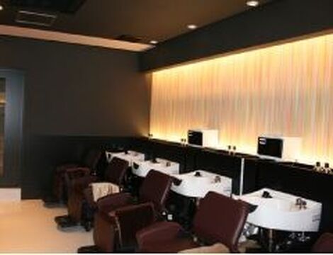 【入地】◇◆日曜休みあり・月8日休み・産休育休制度あり・社会保険完備◆◇月給25.5万円スタートと好待遇が人気の秘訣！サロンワーク以外の活動も多いので、美容師としての職業を全力で楽しんでくださいね♪“TRUTH 龍ヶ崎店（トゥルース リュウガサキテン）からスタイリスト（美容師）の求人★☆