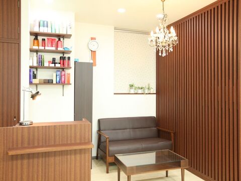 【西明石】≪未経験、通信生、新卒生OK≫≪完全週休2日≫≪講習費負担あり≫≪19時退勤≫オーナーからのマンツーマン指導！営業中レッスンもOKのため、自分のペースで取り組めますよ！さらに着付けやマツエクも習得可能！「hair dresser aRt（ヘアードレッサーアート）」からアシスタント（美容師）の求人☆★