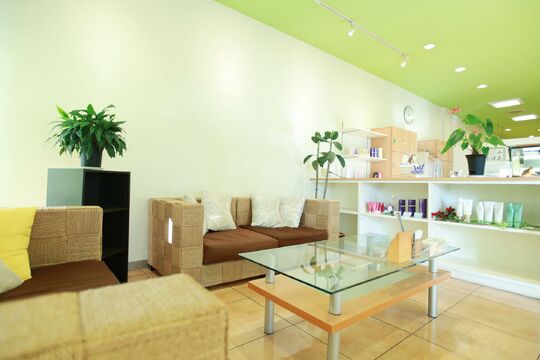 【藤岡】◆日曜定休・19時までに退勤可能・社会保険完備◆日曜定休と19時までの勤務でママさんスタイリストも働きやすい環境！1人1人に合った働き方の出来るサロン「RoteRoze 藤岡店（ローテローゼフジオカテン）」からスタイリスト（美容師）の求人☆★