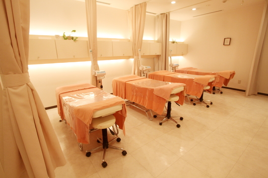 【学園前】≪未経験・新卒生OK≫≪月9日休み≫≪社会保険完備≫≪産休育休取得実績あり≫外部講習・セミナーなど学べる環境が充実！未経験でも安心して技術習得ができますよ！美容に興味がある方大歓迎！「ESCOS 学園前店（エスコスガクエンマエテン）」からエステティシャンの求人☆☆