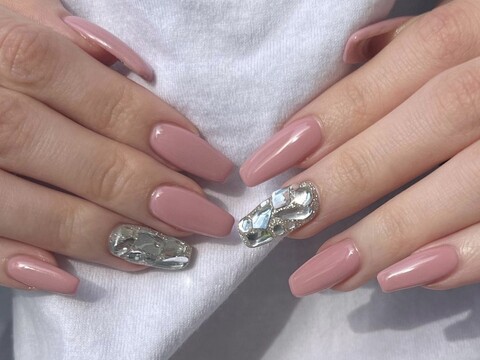 【赤坂】≪社会保険完備≫≪月8日休み≫≪昼食手当あり≫安心の研修体制が充実！サロン選びに不安がある方にオススメの働きやすく好条件サロン「NAIL MAISON 天神店（ネイルメゾンテンジンテン）」からネイリスト（ネイル）の求人☆★