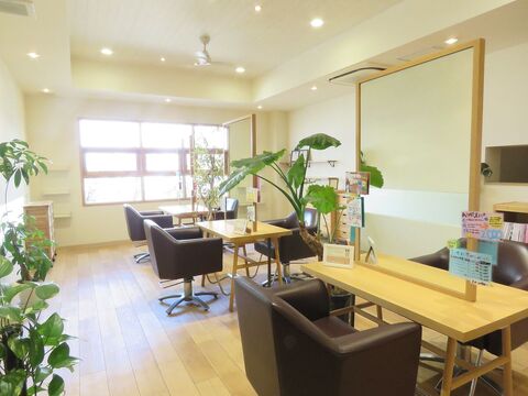 【飾磨】美容でも人生でも頼られるような…そんな関わりを大切にしています！撮影にも力を入れてます。“自分”を売り込んでファンを増やして行きましょう！「la sol HAIR（ラソールヘアー）」から、スタイリスト（美容師）の求人☆★☆