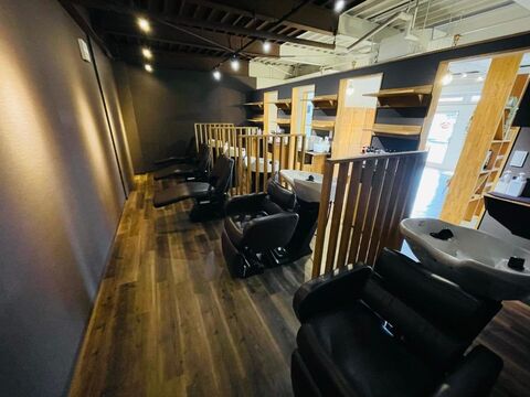 【北長野駅】≪フレックスタイム制≫≪社会保険完備≫個人の頑張りをしっかり給与として還元！充実の手当でやりがいバッチリ！スタッフさんの希望を柔軟に叶えられるサロン「kiitos hair design +（キートスヘアーデザインプラス）」からスタイリスト（美容師）の求人☆★