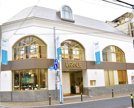 【紙屋町東】≪パートさんも歩合あり≫≪有給休暇あり≫≪昼食サポートあり≫≪社会保険完備≫全席半個室の、ちょっと贅沢な空間とサービスを提供！あたたかい雰囲気が自慢のアットホームなヘアサロン「LARANJE LUXE（ラランジェリュクス）」からスタイリスト（美容師）の求人☆★