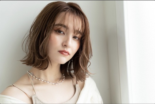 【京都駅】◆正社員選択可能◆指名50％還元／新規フリー40％還元の歩合制！トレンドを押さえた、幅広い薬剤のラインナップで単価UPもしやすい環境です！最新トレンド発信サロン「CYAN（シアン）」からスタイリスト（美容師）の求人☆★