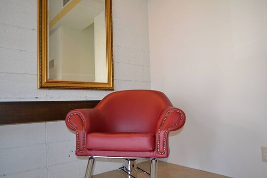 【新石切】≪月給33万円≫≪20時頃に退勤OK≫集客があるため、ご新規をたくさん入客できる環境！スタイリストオンリーのサロン「Hair&Make Near 新石切店（ヘアアンドメイクニアシンイシキリテン）」からスタイリスト（美容師）の求人★☆