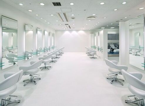 【錦糸町】＜完全週休2日制＞＜社会保険完備＞全国に展開するサロン☆充実の教育体制があるので無理なく美容師を続けてもらえる環境があります！プライベートも充実可能♪TAYA アルカキット錦糸町店（タヤアルカキットキンシチョウテン）からアシスタント（美容師）の求人☆★