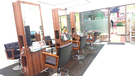 【センター北】◆土日休みOK・完全週休2日制・産休育休実績あり・社会保険完備◆集客力が強く、短い勤務時間でしっかり稼げます！ホワイトな待遇が魅力のアンチエイジングサロン「SEASON PLUS（シーズンプラス）」からスタイリスト（美容師）の求人☆★