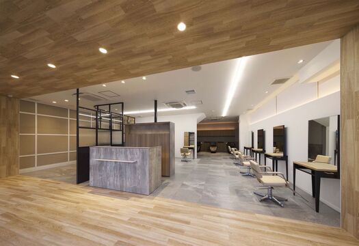 【北山】≪月7000円でサロンの寮に住める≫≪月給25万円〜≫≪月8日休み≫≪社会保険完備≫アイラッシュやネイル、着付けも学べるトータルビューティーサロン！働きやすい環境があり、アイラッシュやネイル、着付けも学べるトータルビューティーサロン！入客チャンスも抜群なのですぐに活躍できます！「TOP BEAUTY 北山店（トップビューティーキタヤマテン）」からスタイリスト（美容師）の求人☆★