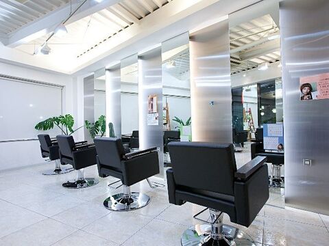 【石橋】アシスタントでも嬉しい手当あり♪レッスンもしっかり見てくれるので確実にスキルアップ出来る環境の少人数×アットホームなサロン“hair mode solare（ヘアー モード ソラーレ）”からアシスタント（美容師）の求人♪新卒生・通信生・未経験OK★☆