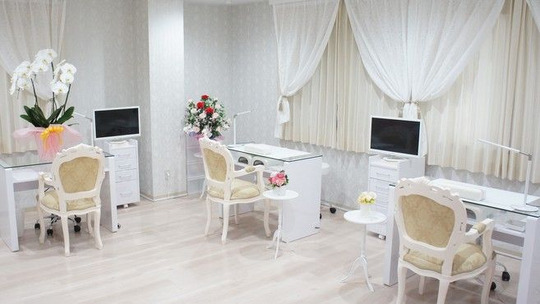 【銀座】≪髪色ネイル自由・土日休みの取得OK！・社会保険完備≫ゆったりお客様と関わりたい方必見！スタッフが長く安心して働ける環境づくりを心掛けています！上品系ネイルで人気のサロン「Belle fleur（ベルフルール）」からネイリスト（ネイル）の求人☆☆