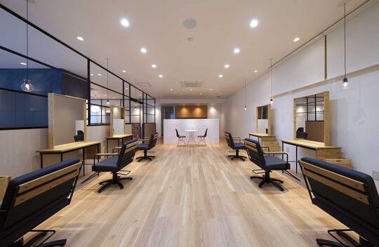 【大津京】≪月7000円でサロンの寮に住める≫≪月8日休み≫≪社会保険完備≫アイラッシュやネイル、着付けなども学べるトータルビューティーサロン！営業時間内レッスンで効率よく学べる環境が人気です！「TOP BEAUTY 大津京店（トップビューティーオオツキョウテン）」からアシスタント（美容師）の求人☆★