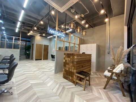 【京都駅】■フリー売上40％還元／指名売上45〜55％還元■フルタイムで30万円以上の月収はもちろん！週1日〜の勤務・土日のお休み・時短勤務など相談可能！完全マンツーマンで単価アップも狙いやすい環境ですよ！ANGELICA JR京都駅前店（アンジェリカジェイアールキョウトエキマエテン）からスタイリスト（美容師）の求人★☆