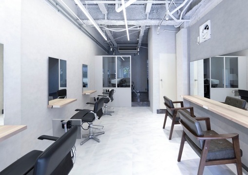 【JR西宮駅】≪最低保障あり≫基本マンツーマンでの接客なので単価も上げやすくお客さんとしっかり関われます！新規入客毎月100名以上で入社すぐにでも高収入が可能！ママさんスタイリストも大歓迎！「Optima Hair（オプティマヘアー）」からスタイリスト（美容師）の求人☆★