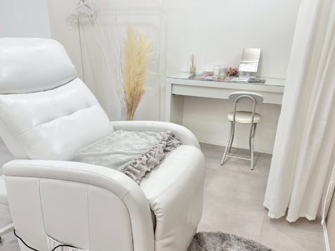 【なかもず】≪髪色・ネイル自由≫自由シフト制のためワークライフバランスをしっかりとることができます！「Rimi なかもず店（リーミナカモズテン）」からアイリスト（まつげエクステ・まつげパーマ・アイブロウ）☆☆