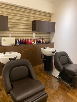 【長浜】≪お休み日数最大12日までOK・バースデイ休暇あり・社会保険完備≫充実した福利厚生面で自分らしく長く美容師ができる！おしゃれで半個室、完全個室のあるヘアサロン「Hair Lounge Ple（ヘアーラウンジプレ）」からスタイリスト（美容師）の求人★☆